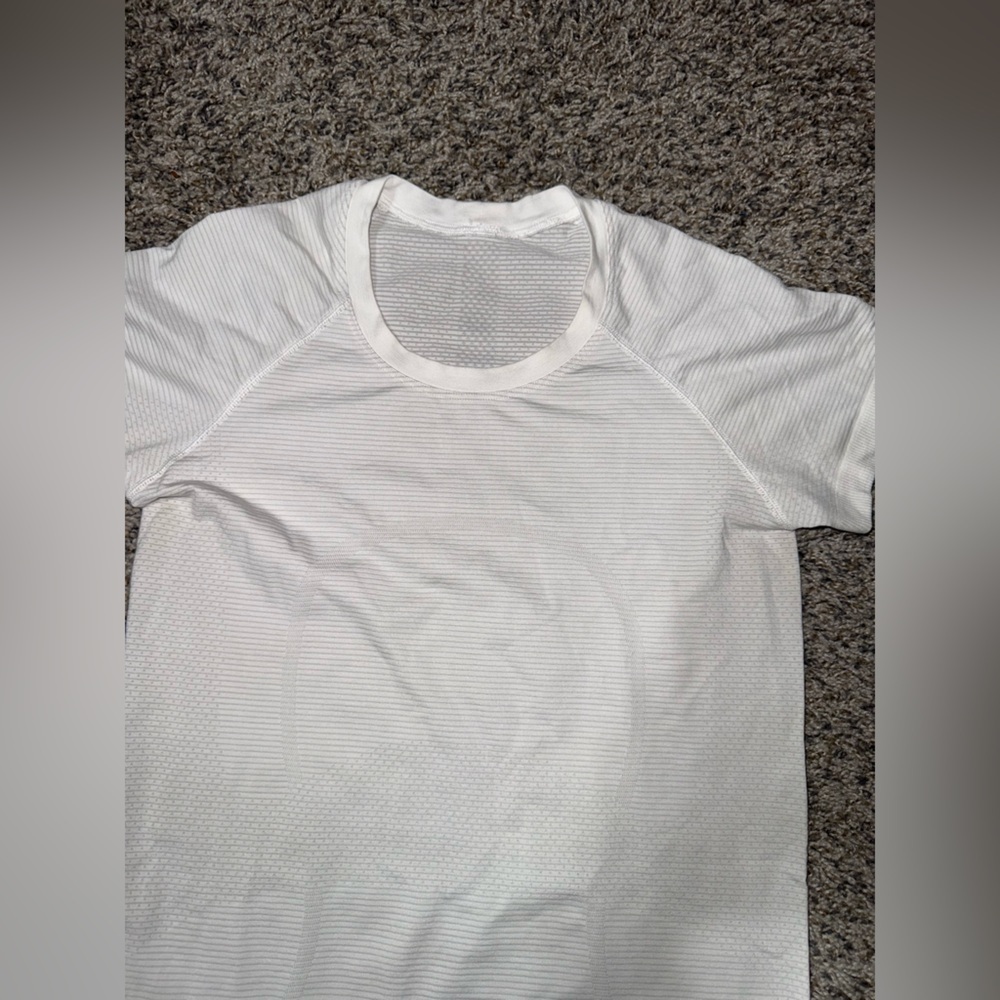 Lululemon Swiftly Tech Short Sleeve 2.0 size 6 - Picture 7 of 9